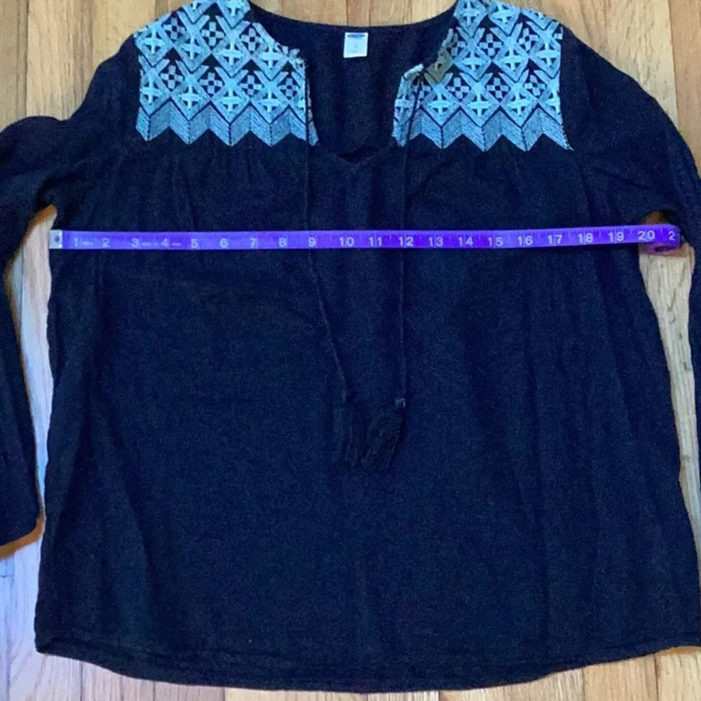 Old Navy Embroidered Peasant Blouse, size small tall - Picture 11 of 11